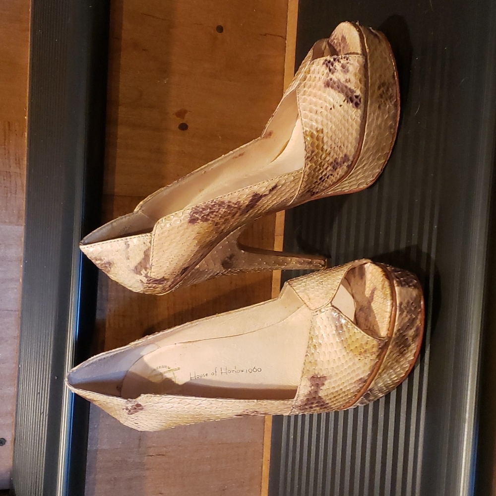 House of Harlow 1960 "Leigh" peep toe Snakeskin Platform pump